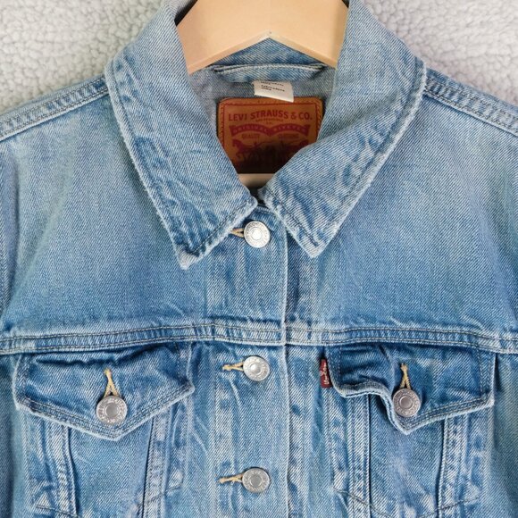 Levi’s Trucker Jacket Womens Small Light Blue Denim Classic Button Up Distressed - Picture 2 of 10